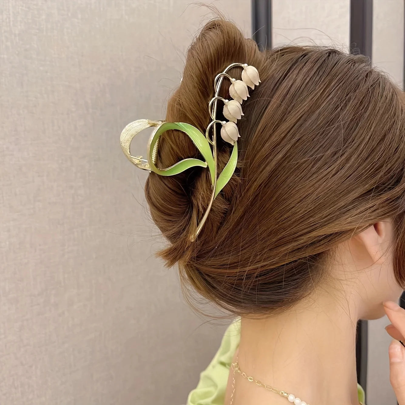 1PCS Bell Orchid Flowers Super Fairy Temperament Hair Accessories, Large Premium Feeling Scratch Clip, Autumn Hundred Shark Clip - Maison Novaire #