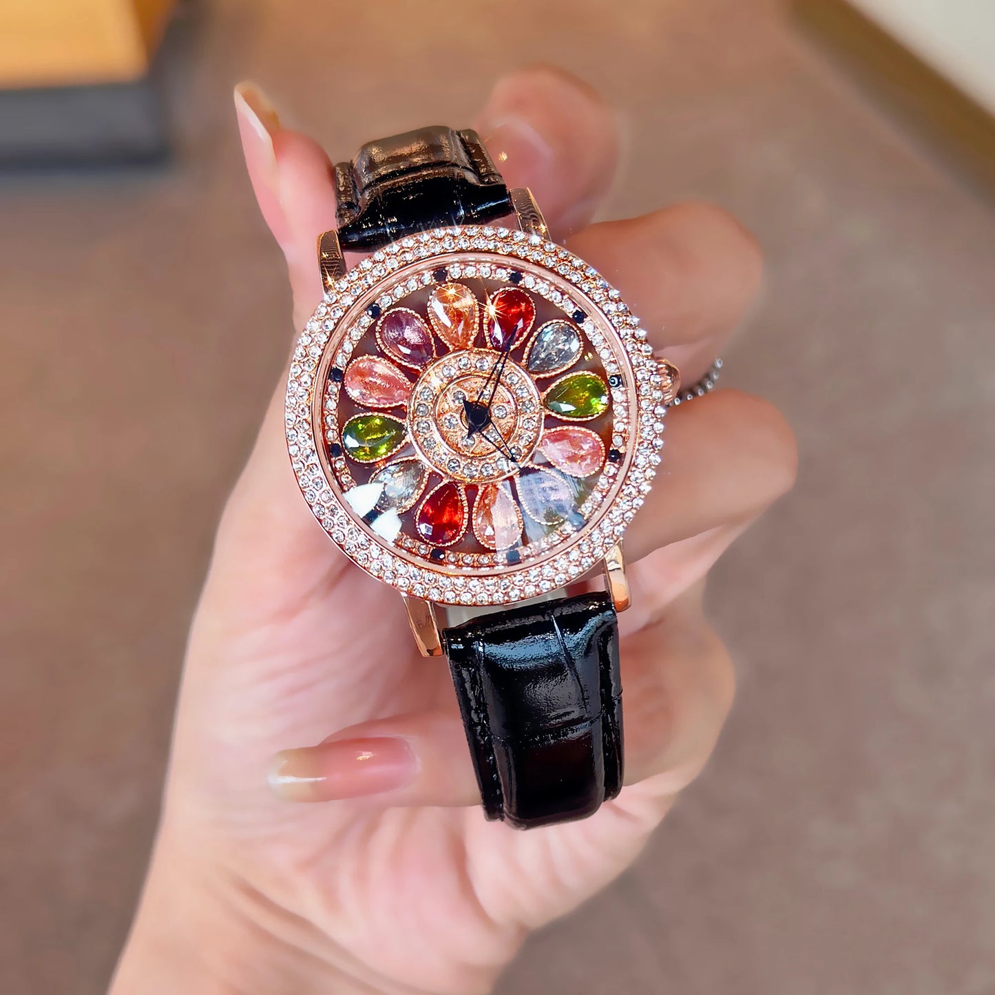 Dazzling Women’s Quartz Watch with Colorful Rhinestones