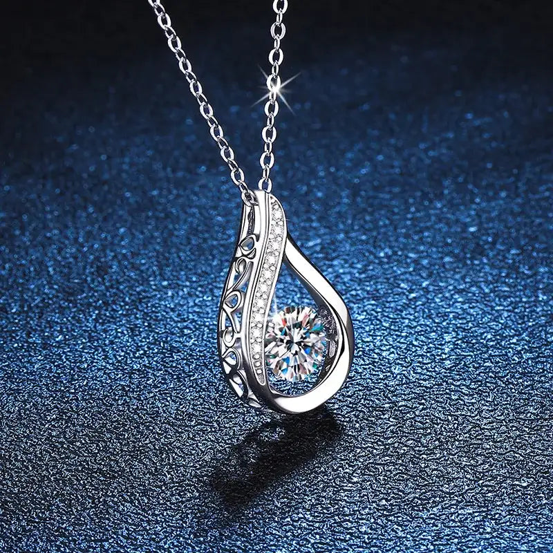 Moissanite Necklace - Maison Novaire #