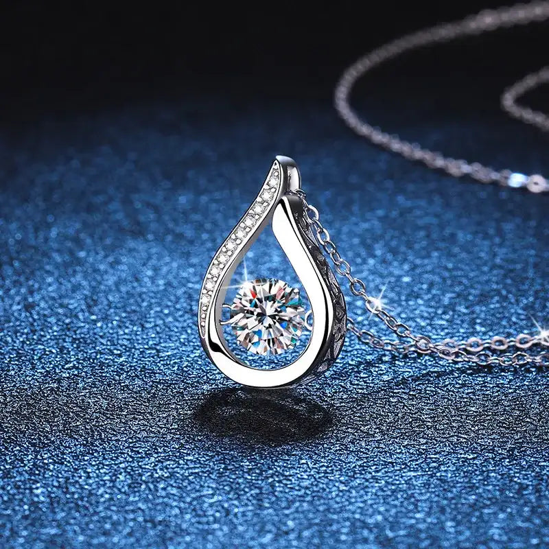 Moissanite Necklace - Maison Novaire #