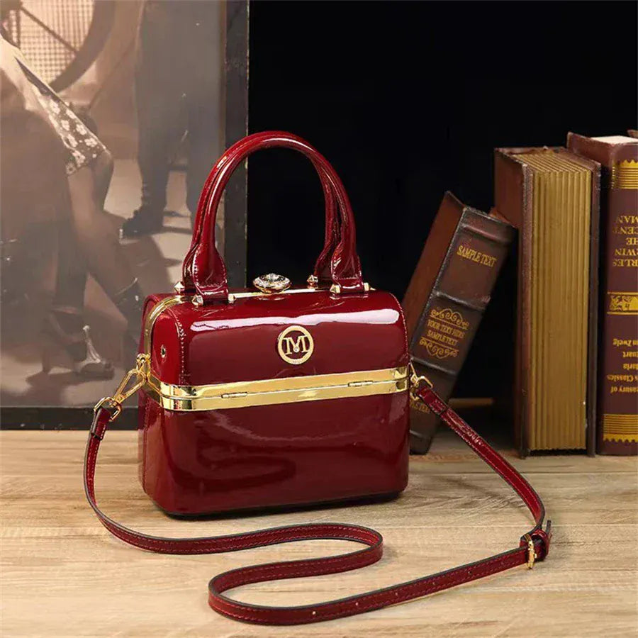 New minimalist and fashionable small handbag. - Maison Novaire #