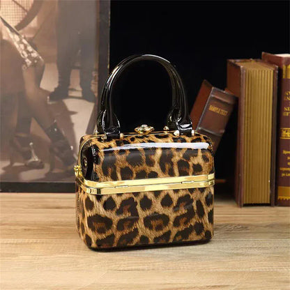 New minimalist and fashionable small handbag. - Maison Novaire #