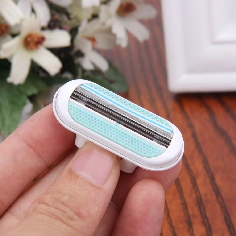 Women’s 3-Layer Safety Razor Blades – 4–40PCS Bikini & Body Hair Remover Heads (Compatible with Venus)