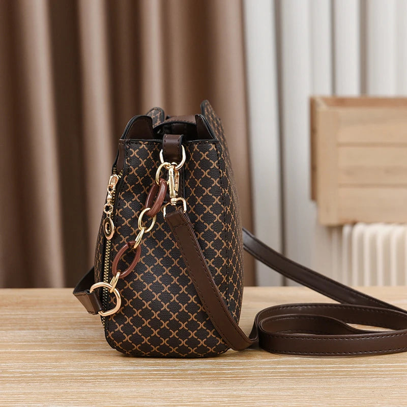 Single Shoulder Straddle Purse. - Maison Novaire #