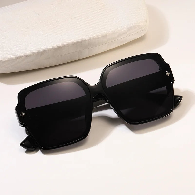 Square Frame Sunglasses for Women. - BLAKESTORE-NG