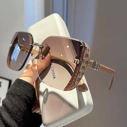 Square Sunglasses for Women. - Maison Novaire