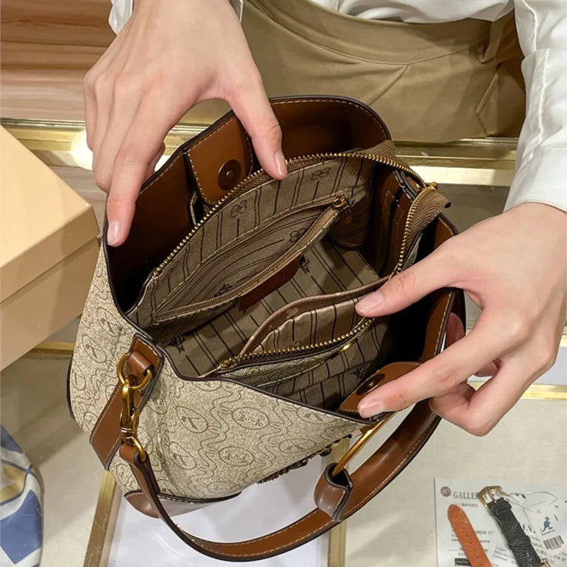 Women's handbag. Genuine leather bucket bag. - BLAKESTORE-NG